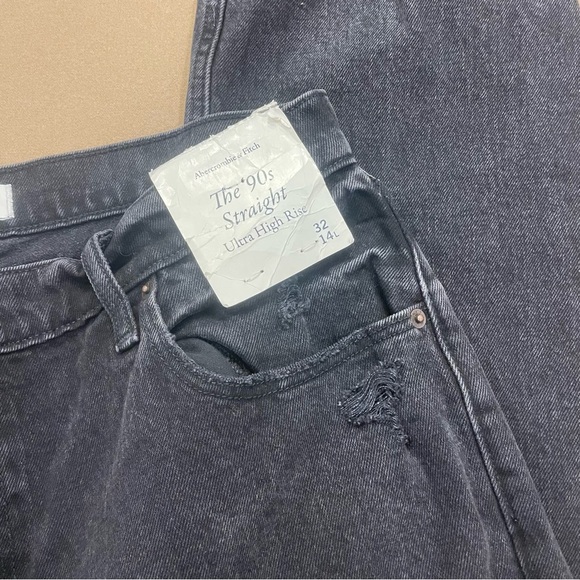 Women’s Abercrombie & Fitch The 90’s Straight Ultra High Rise Size 32/14L NWT - Picture 6 of 16